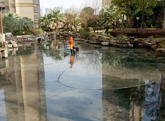 高邮景观池淤泥清理